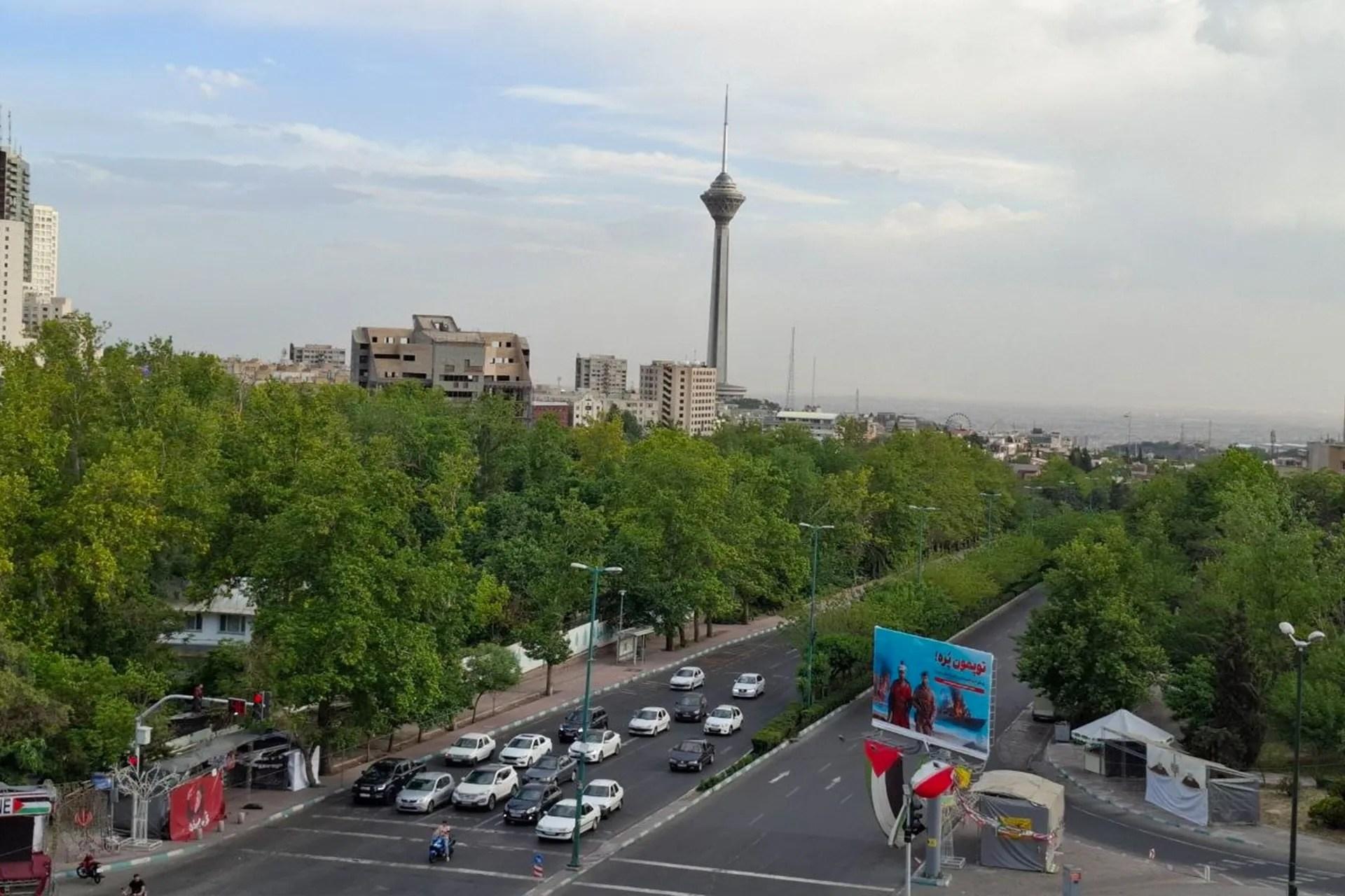 إيران تواجه نقصاً في الغذاء والدواء مع تزايد المخاوف من العقوبات الأمريكية
