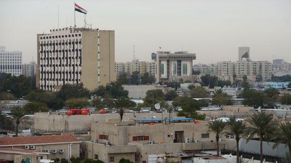 خبير عراقي: الولايات المتحدة قد تضرب مواقع الأسلحة في العراق