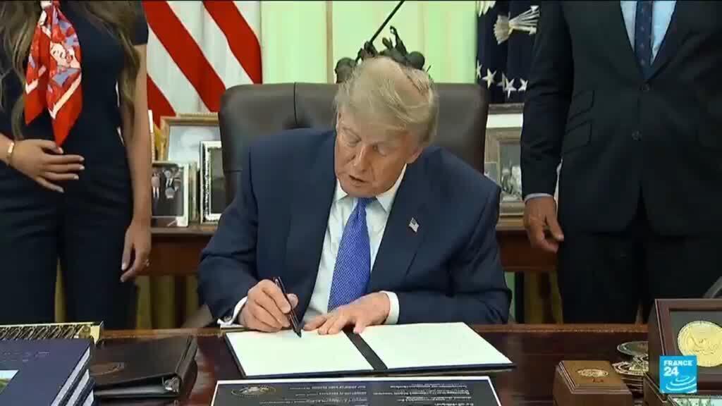 ترامب يوقع مرسومًا لتقليل التطعيمات الموصى بها للأطفال