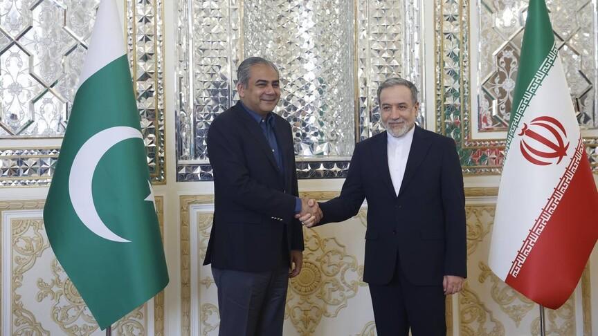 وزير الداخلية الباكستاني يتوجه إلى طهران لإجراء محادثات وسط جهود الوساطة بين إيران والولايات المتحدة