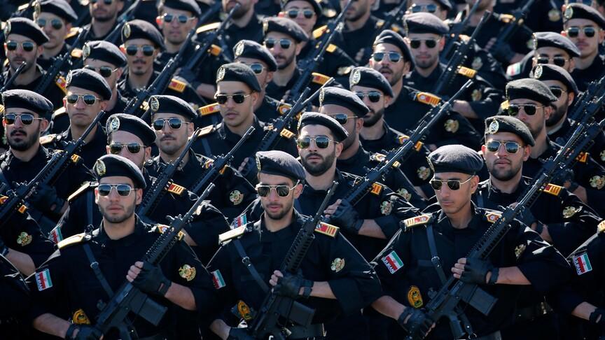 الجيش الإيراني يعلن تحول قواعده من دفاعية إلى هجومية