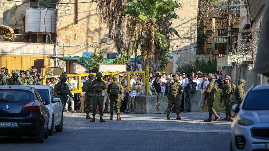 الجيش الإسرائيلي يصيب عشرين فلسطينياً في الضفة الغربية