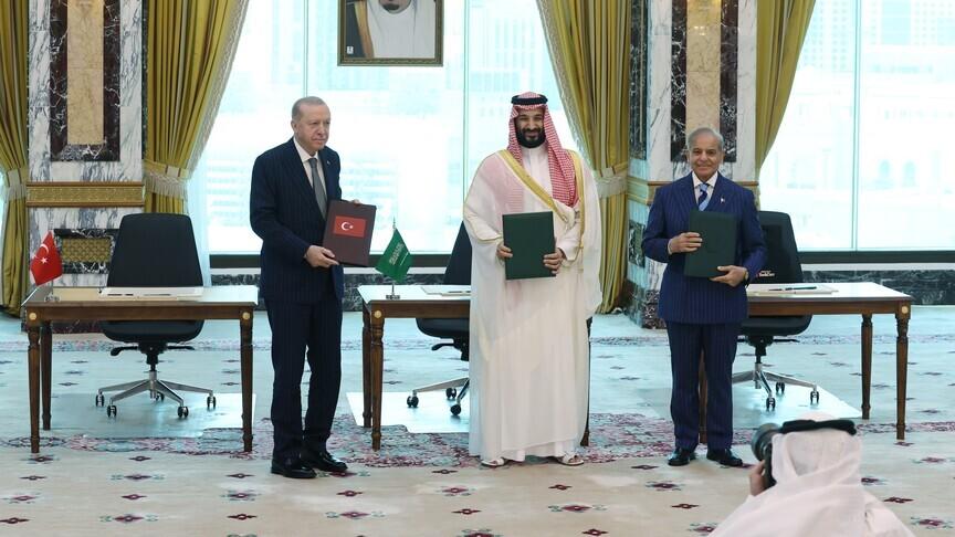 بنغلاديش تبدي رغبتها في الانضمام إلى اتفاقية دفاع مكة